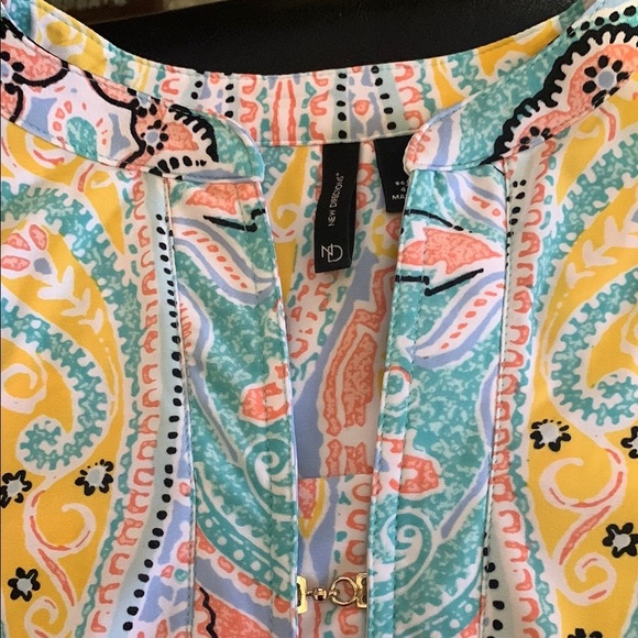 New Direcctions Colorful Paisley Women's Top - Picture 7 of 15